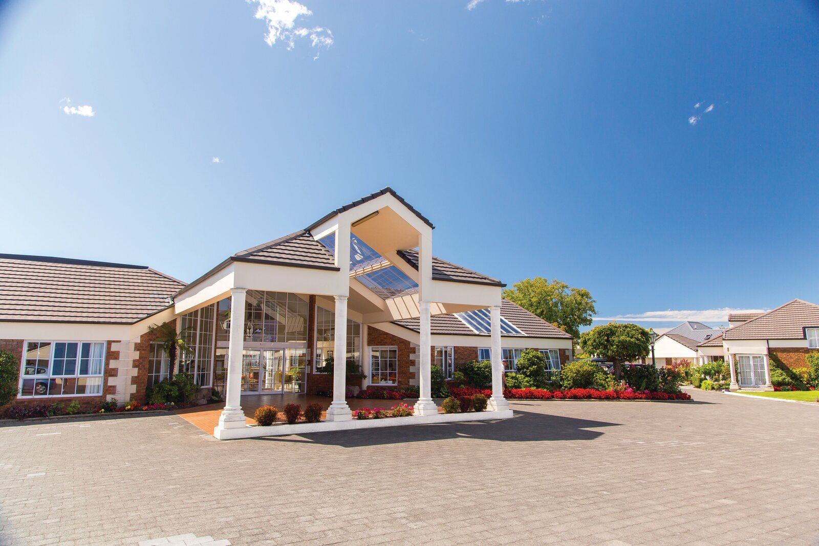 The main entrance at Mona Vale Lifecare